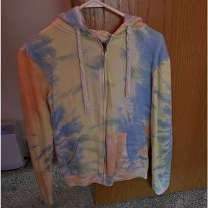 Tie dye sweater with wings on back size medium